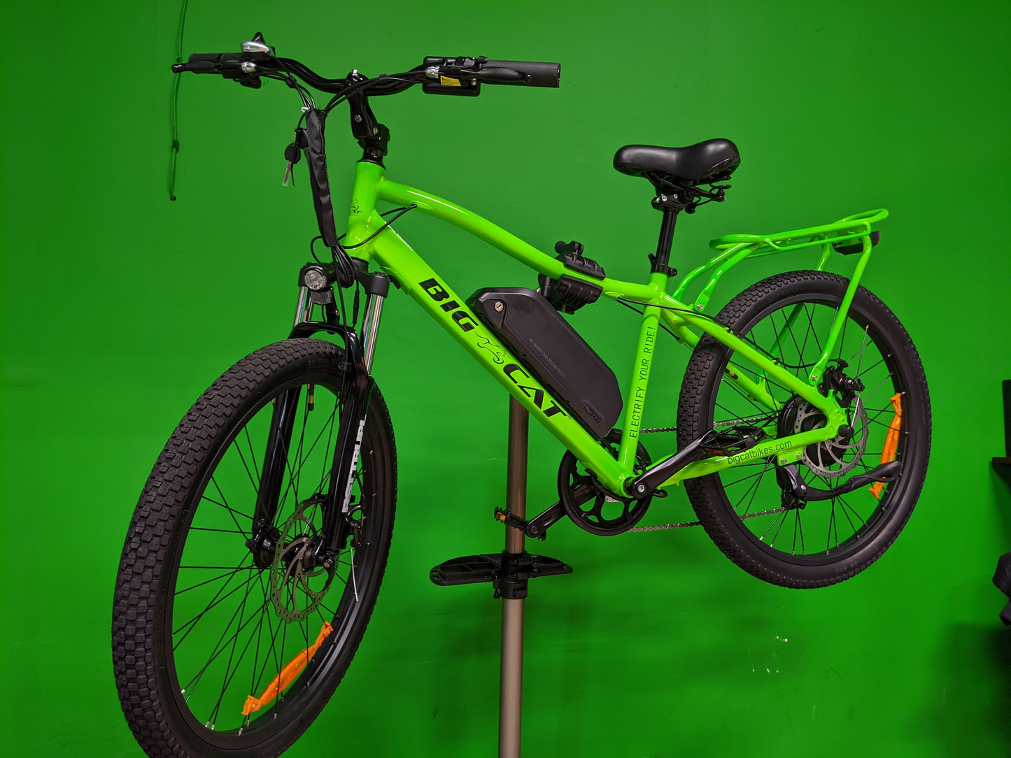 BIG CAT® Wild Cat 500- (Electric Mountain Bike)- (Hybrid Road Bike) Electric Bike