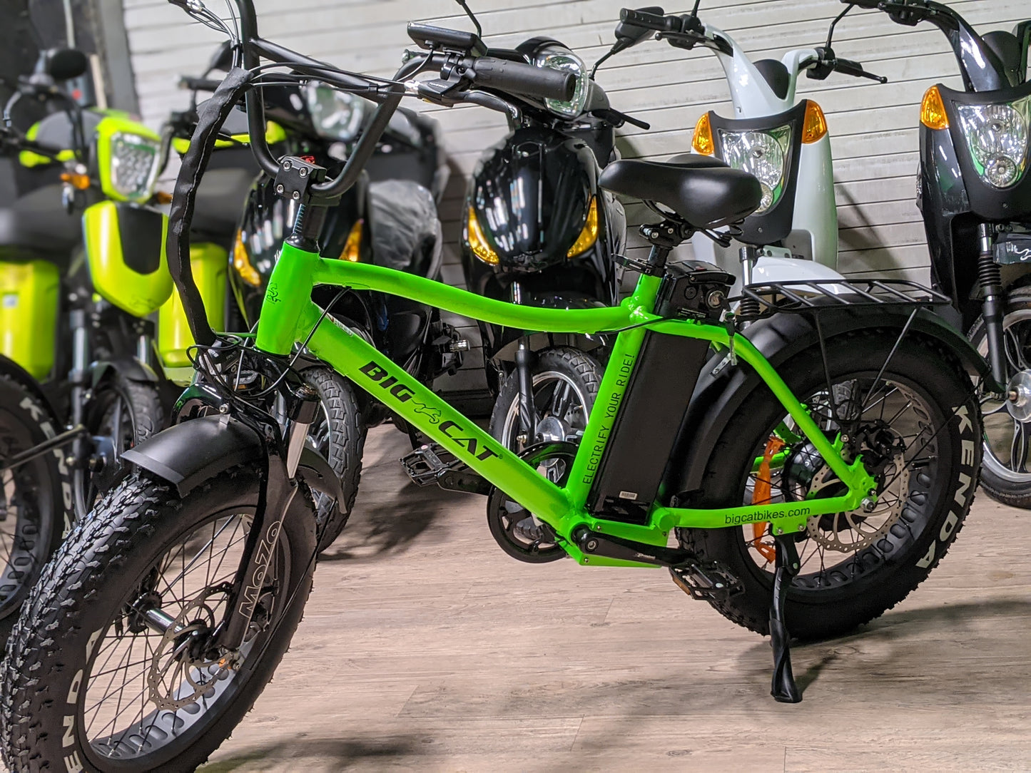 BIG CAT® 2025 Mini Fat Cat 750 (Max Output 1500W) XXL -Fat Tire Premium Electric Bike