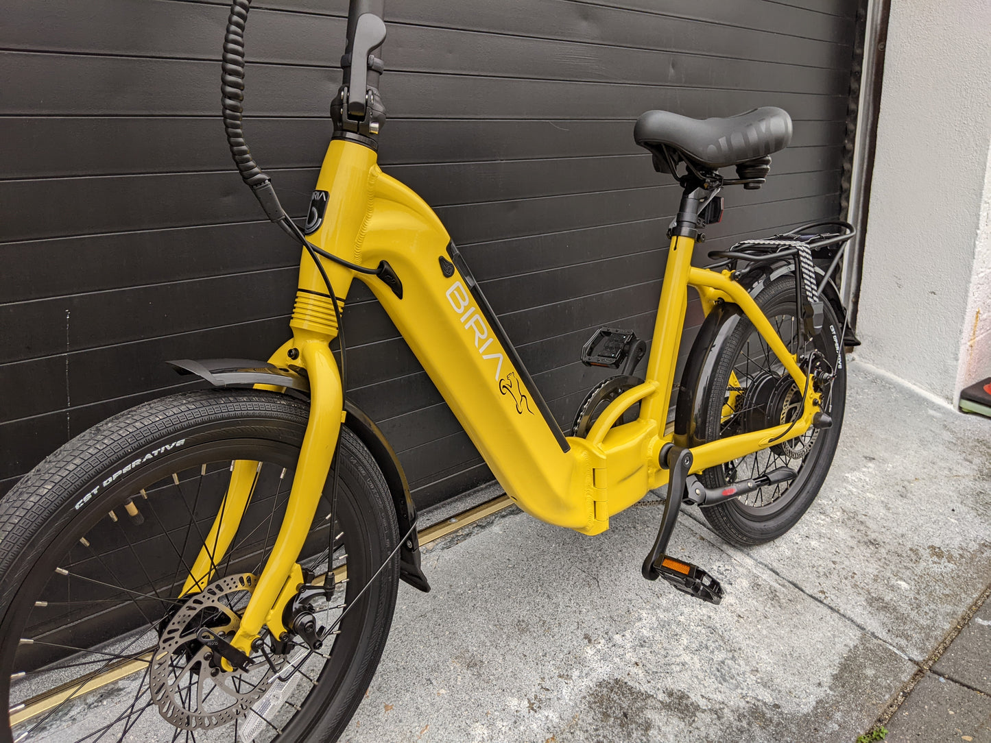 Big Cat 2025 BIRIA 500 Thin Tire - Folding Electric Bike