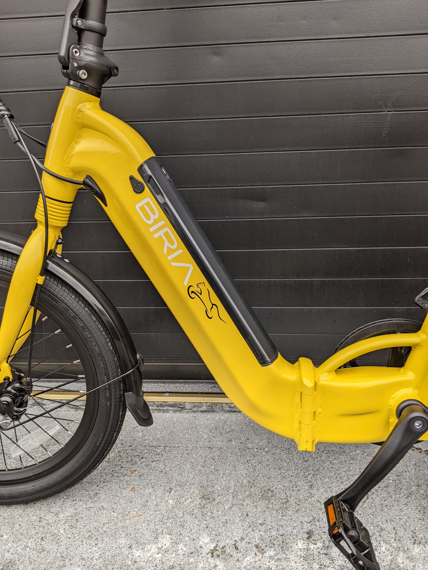 Big Cat 2025 BIRIA 500 Thin Tire - Folding Electric Bike