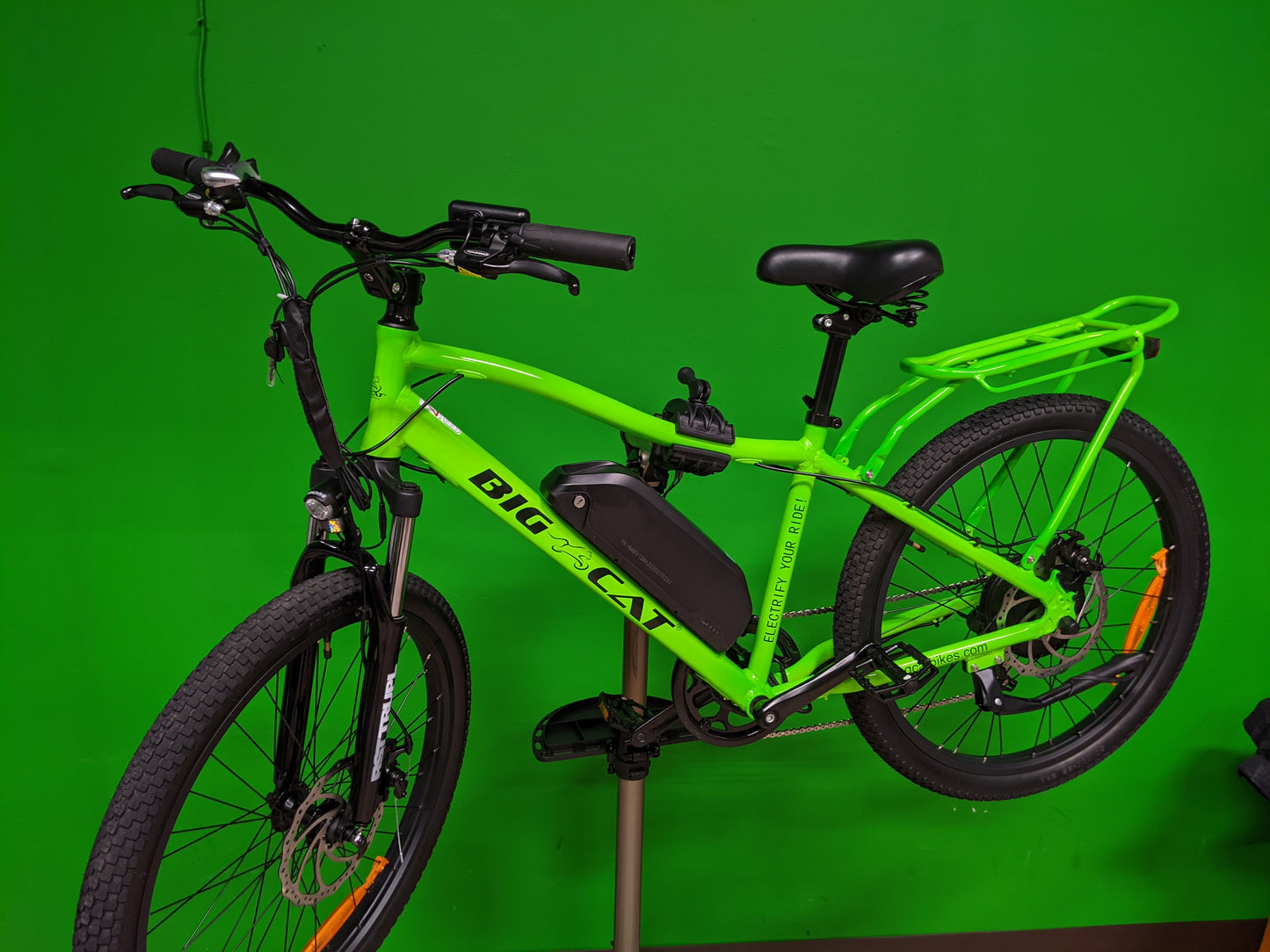 BIG CAT® Wild Cat 500- (Electric Mountain Bike)- (Hybrid Road Bike) Electric Bike