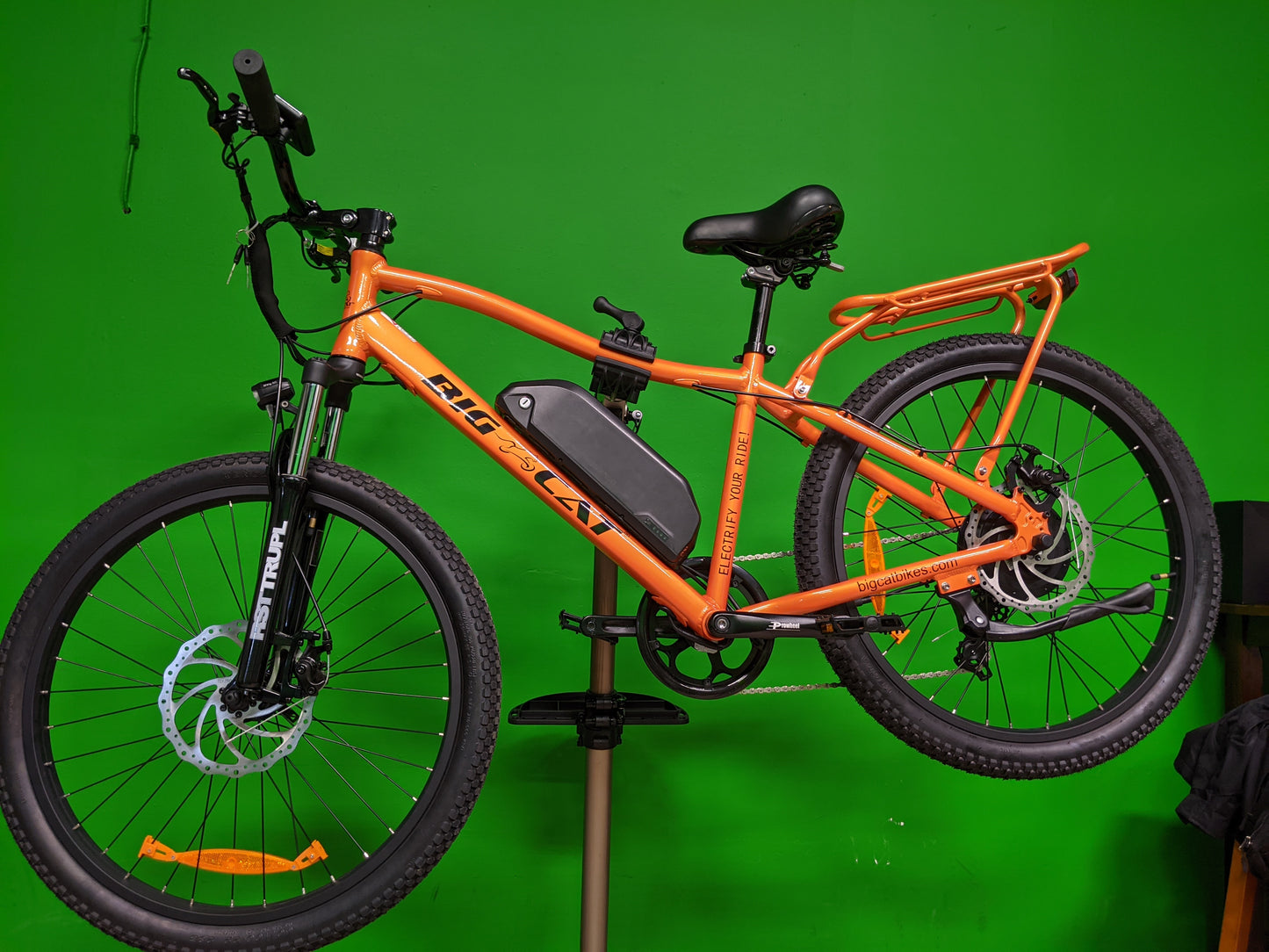 BIG CAT® Wild Cat 500- (Electric Mountain Bike)- (Hybrid Road Bike) Electric Bike