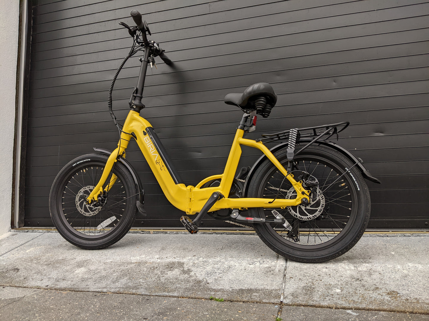 Big Cat 2024 BIRIA 500 Thin Tire - Folding Electric Bike